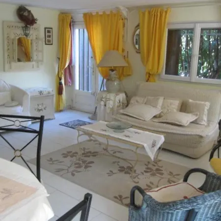 Apartment Cosy Avec Terrasse Et Parking, A 2 Pas De La De Saint-clair - Menage Inclus - Fr-1-251-12 Le Lavandou